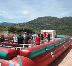 Ir a Actividades de teambuilding, futbolin humano
